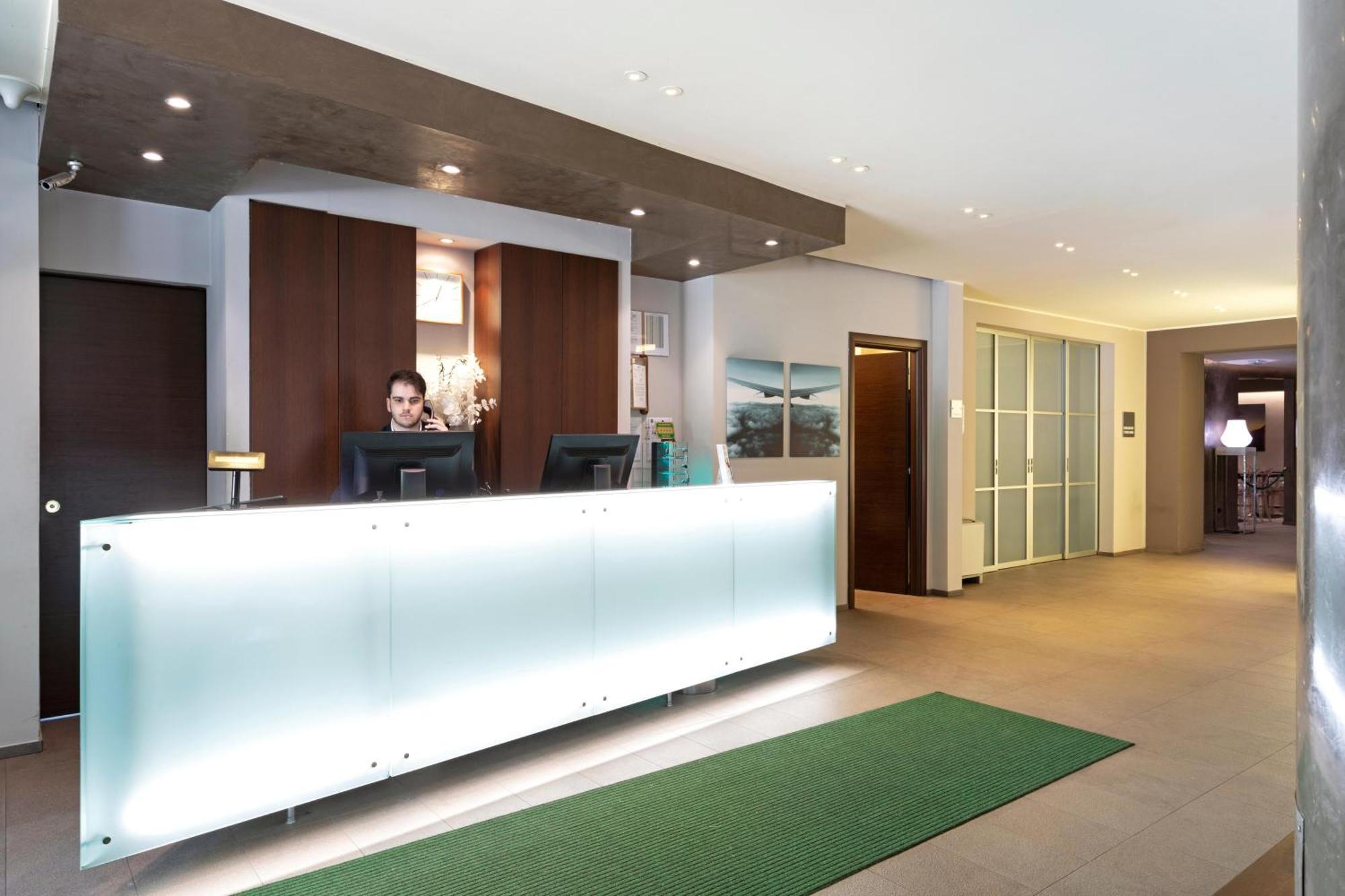 B&B Hotel Malpensa Lago Maggiore Vergiate Eksteriør bilde